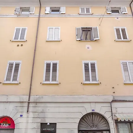 Апартаменты Impero A 2 Passi Da Ospedale Maggiore *